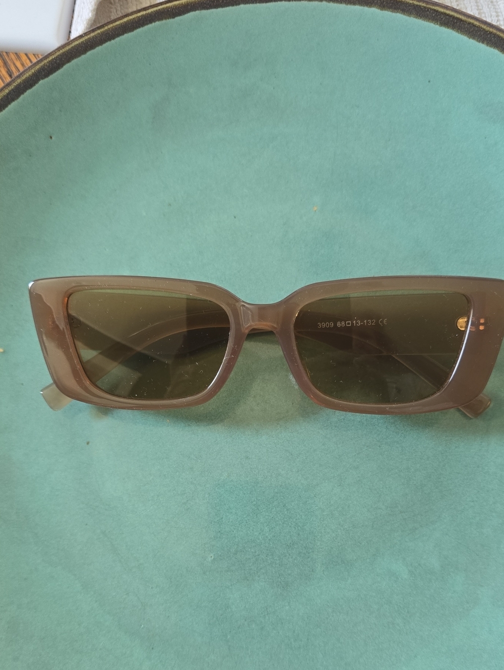 Classic Rectangular Women’s Sunglasses in Brown